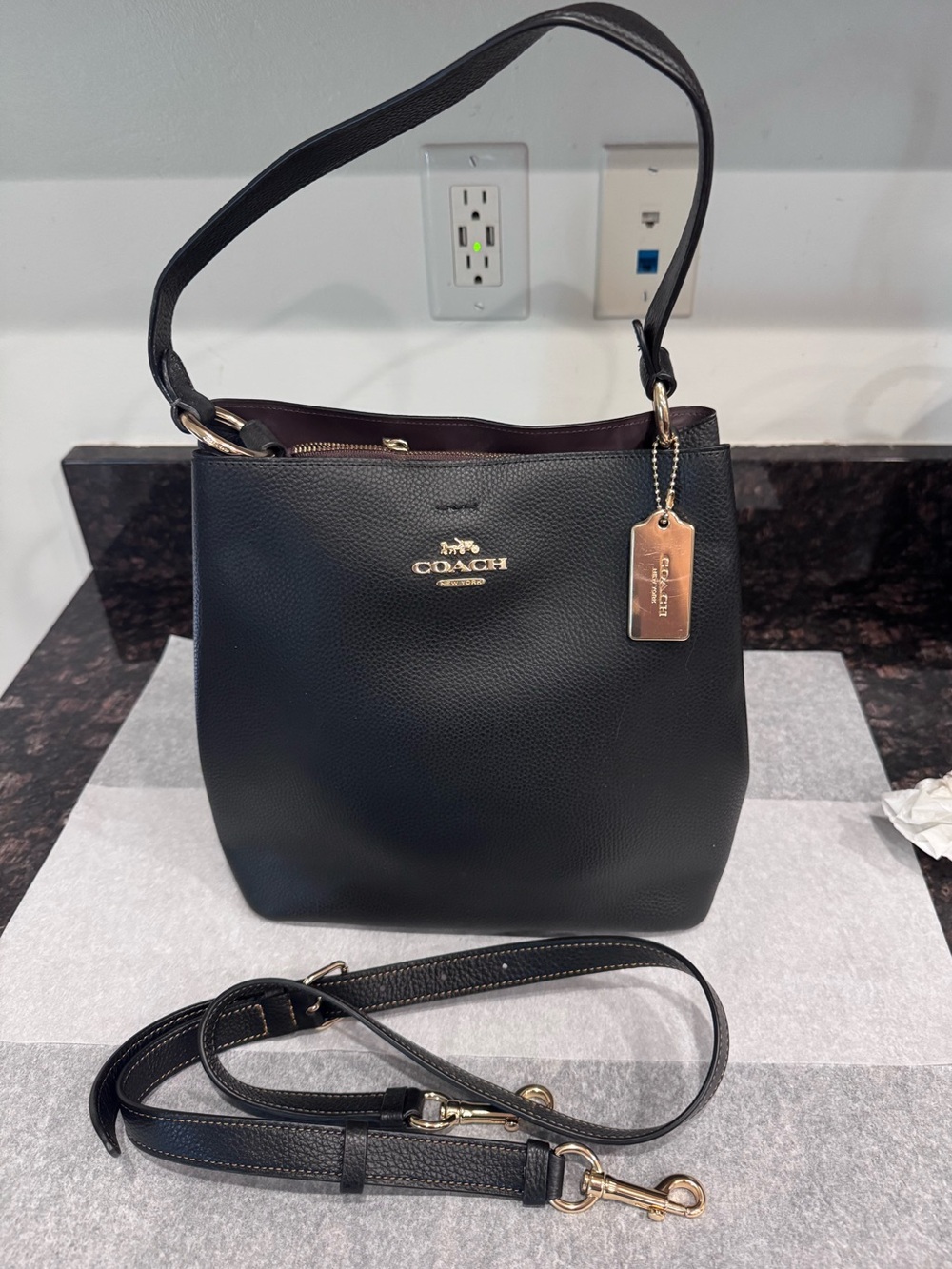 Coach Leather Bucket Bag – Excellent Condition